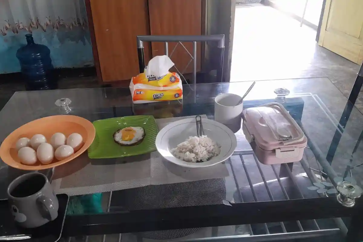 Kuliner Khas NTT, Telur Bebek Timor Spesial Goreng Mata Sapi vs Nasi Panas Beras Mol Mbay