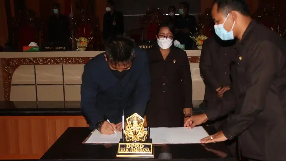 DPRD Jembrana Sahkan Ranperda Perusahaan Umum Daerah