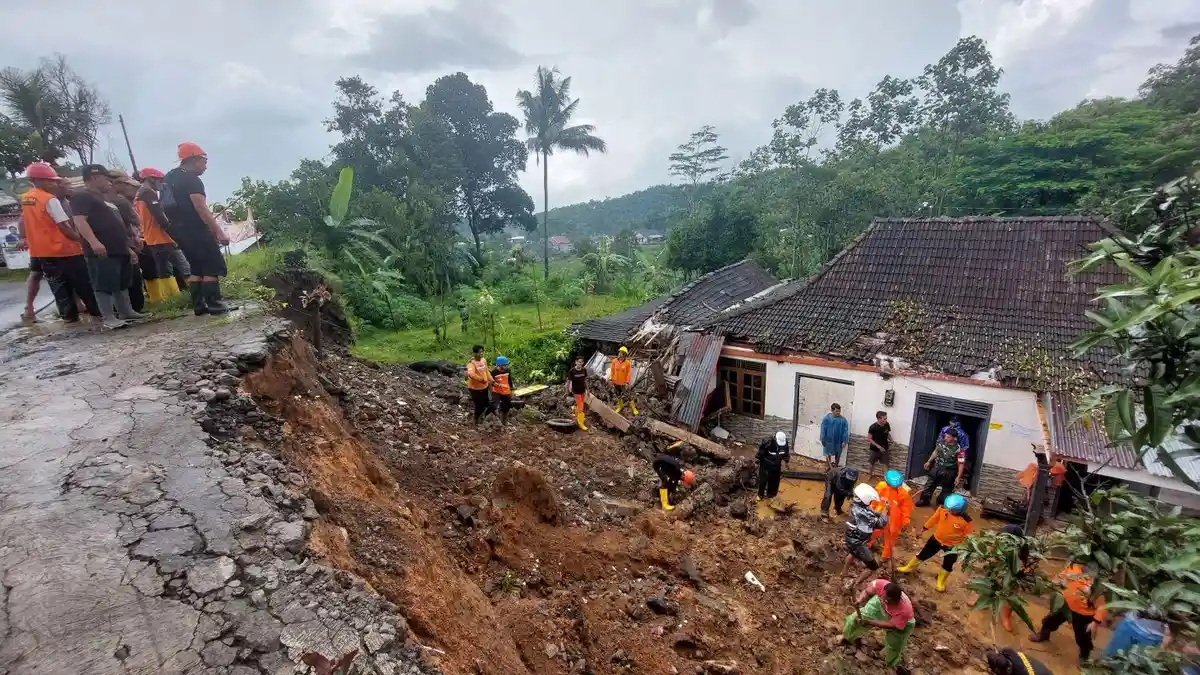 DPUPR Karanganyar Segera Perbaiki Talud Ambrol di Ruas Jalan Karangpandan-Ngargoyoso