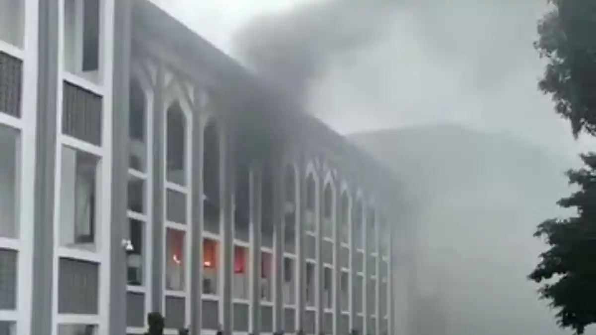 Kebakaran Melanda Gedung Rektorat UIN Syarif Hidayatullah Jakarta