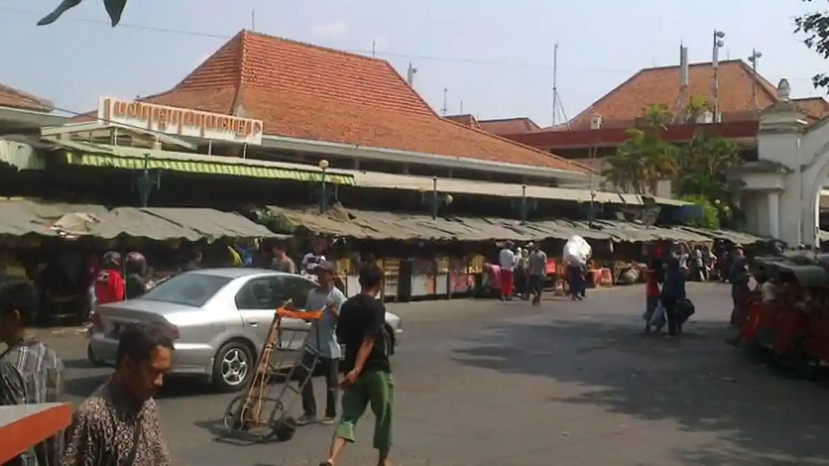 Pedagang Pasar Klewer Desak Pemkot Solo Segera Bangun Pasar Darurat