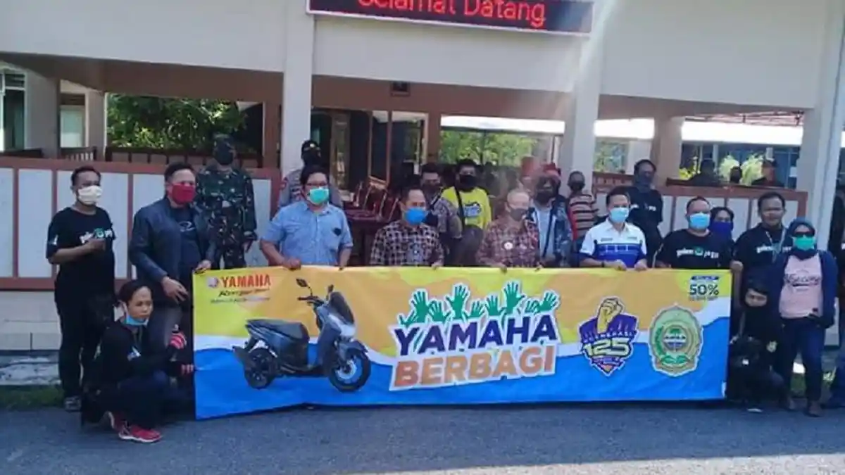 Warga Bantul Terima Bantuan Sembako dari Yamaha Indonesia Manufacturing