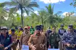 Bupati-Kubu-Raya-H-Sujiwo-bersama-Sekda-Yusran-Anizam.jpg