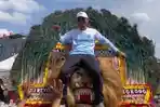Ade-Supriyatna-naik-reog-ponorogo.jpg