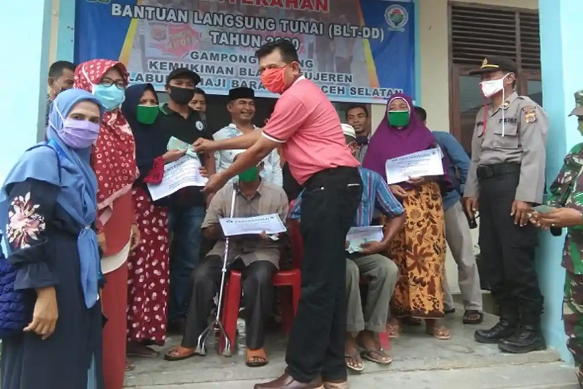 13 Gampong di Labuhanhaji Barat Salurkan BLT DD Dampak Covid-19