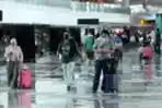 Aktivitas Penumpang di Bandara Seotta Jelang Nataru