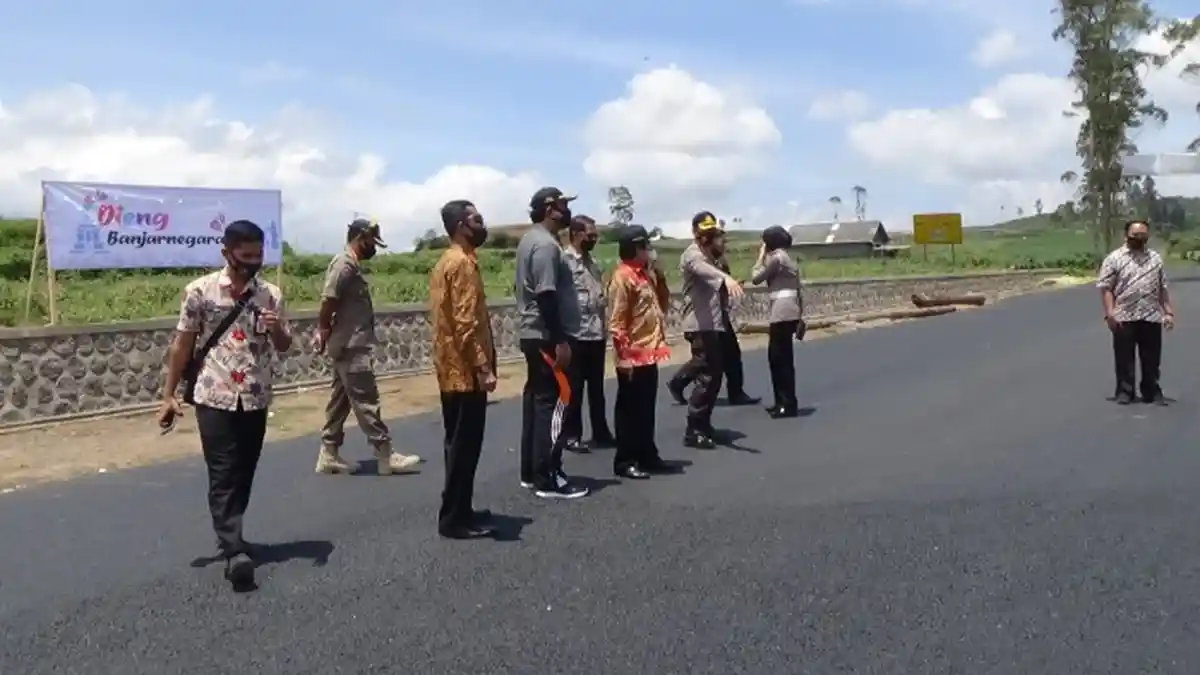 Jalan Lingkar Ratamba-Sumberejo Diperlebar, Akses ke Batur dan Dieng Diklaim Bakal Makin Lancar