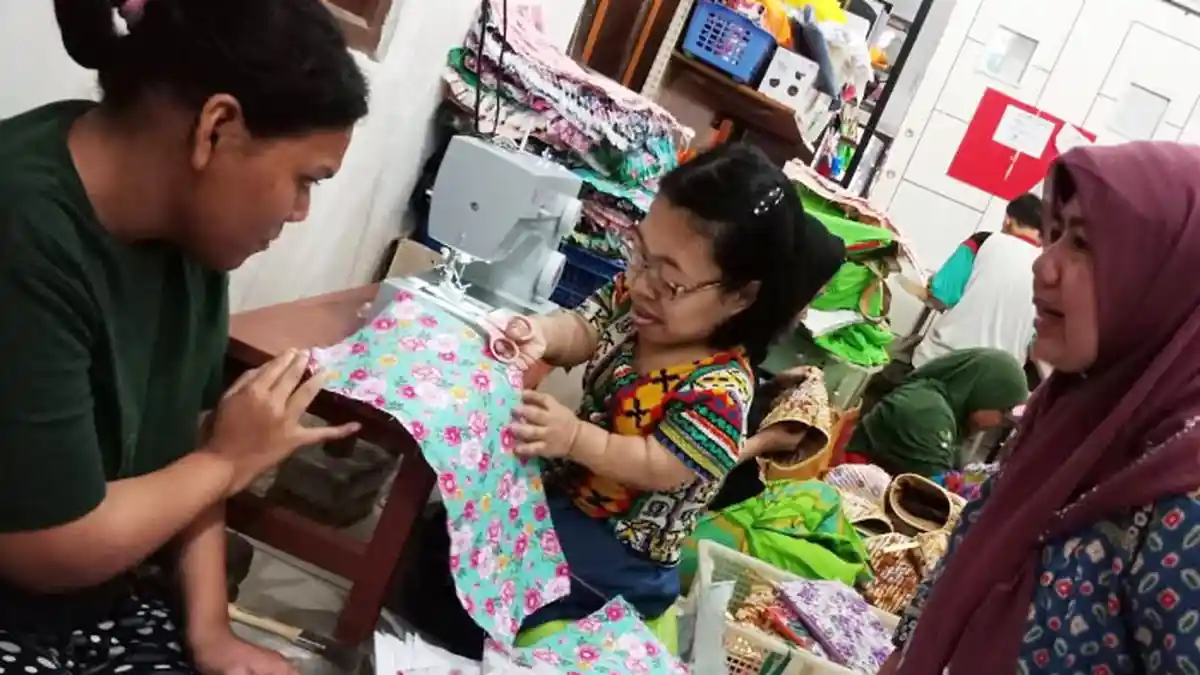 Alifia Mengaku Senang Dapat Banyak Ilmu dari Tiara Handicraft