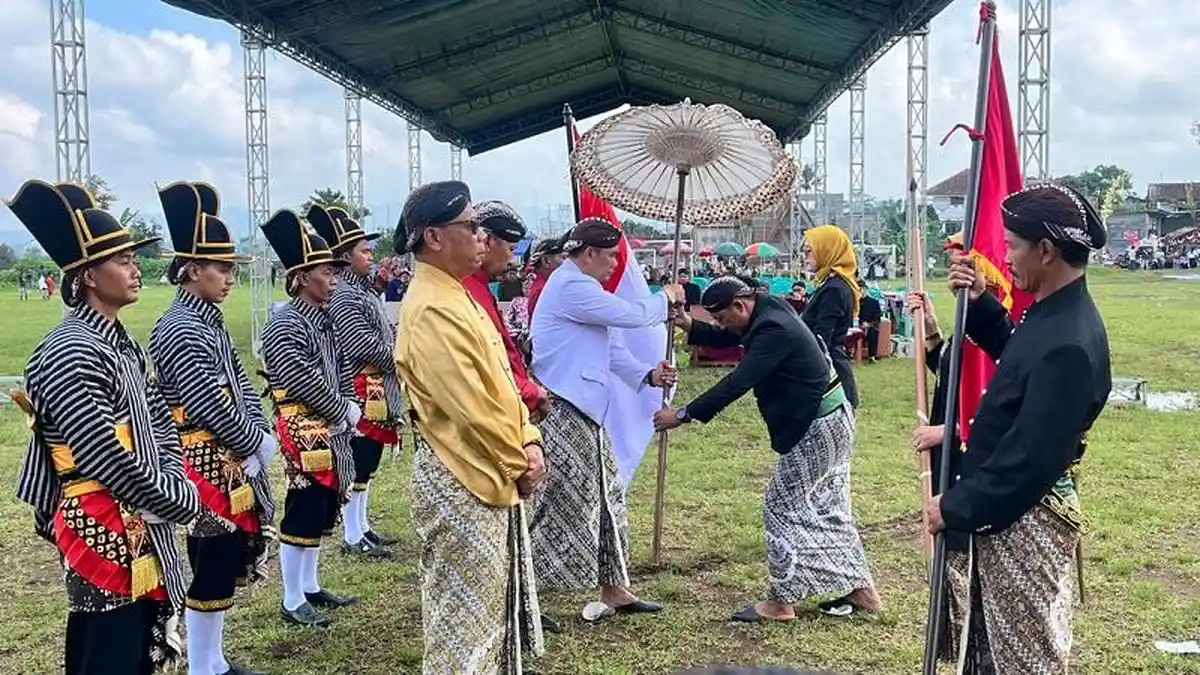 Grebeg Gunungan hingga Mobil Hias Meriahkan Kirab Budaya di Kecamatan Wonosobo 