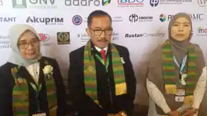 Ketua-Umum-IKPI-Dr-Ruston-Tambunan-tengah.jpg