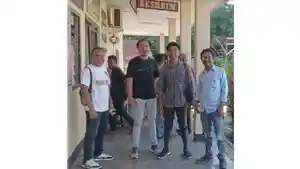 Pengurus-DPC-GAMKI-Alor-foto-bersama-penyidik-di-Mapolres-Alor.jpg