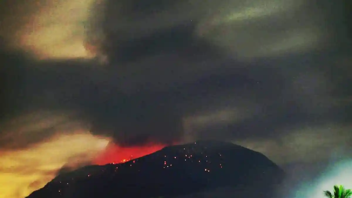 Update Erupsi Gunung Ibu Halmahera Barat Malut Tanggal 30 Juli 2024, 2 Hari Terakhir 14 Kali Erupsi