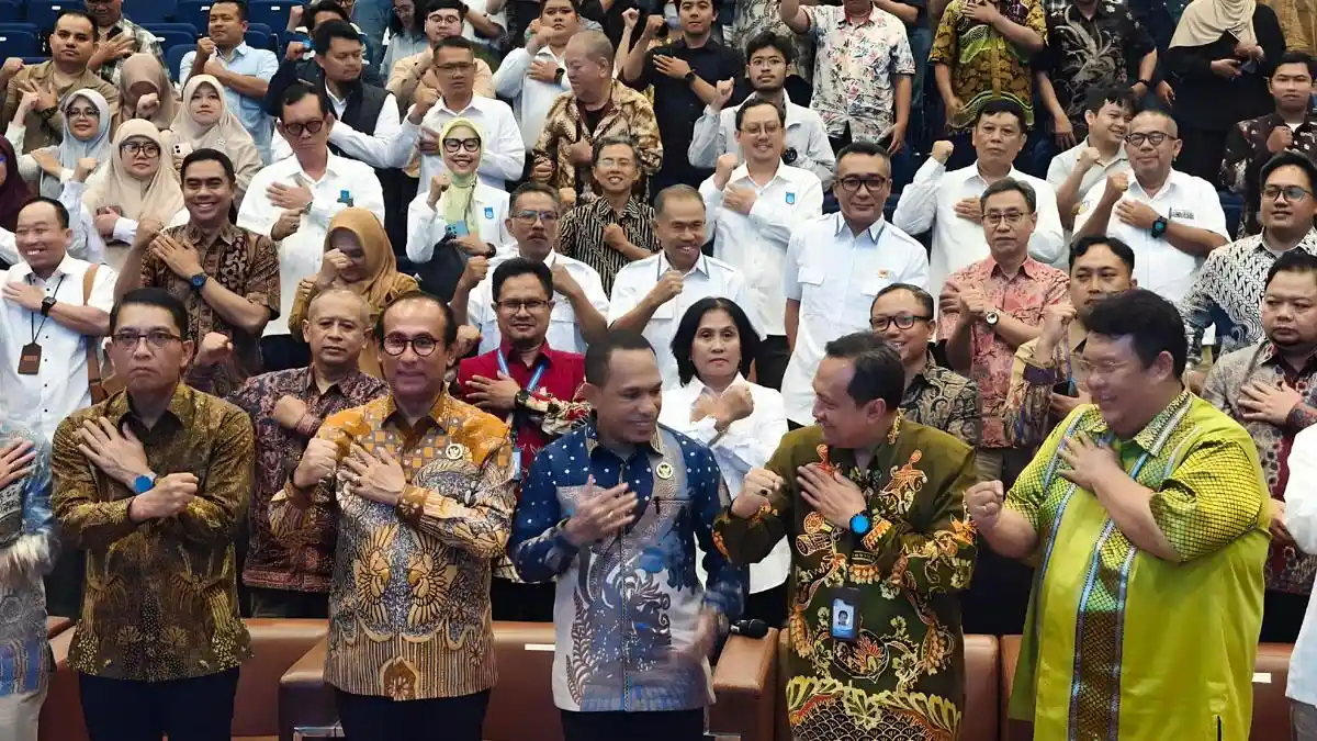 ITS dan DEN Bahas Energi Biru, Dari PLTS Terapung hingga Arus Laut