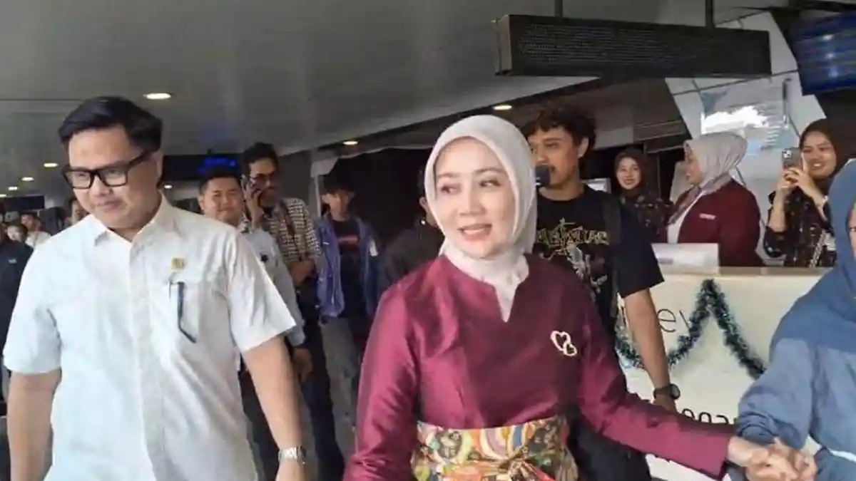 Sambil Umbar Senyum, Atalia Buka Suara Soal Perceraian dengan Ridwan Kamil: Minta Doanya, Ya