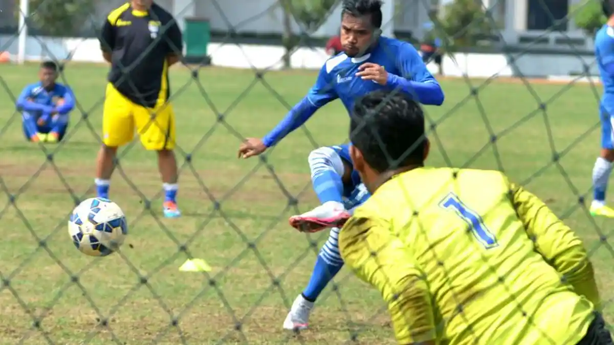 BERITA PERSIB - Ini yang Dilakukan Zulham Zamrun Hadapi Masa Pensiun dan Bahagiakan Orang Tua