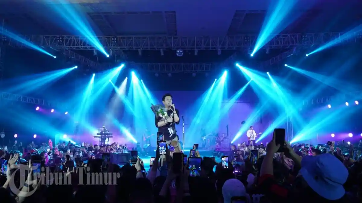 Aksi Panggung Noah Menghibur Warga Makassar - noahkonser24.jpg