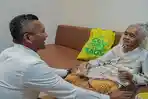 Laksanakan Program 'Nyaah ka Indung, Jenal Mutaqin Dibuat Kagum oleh Mbah Supinah Lansia di Bogor