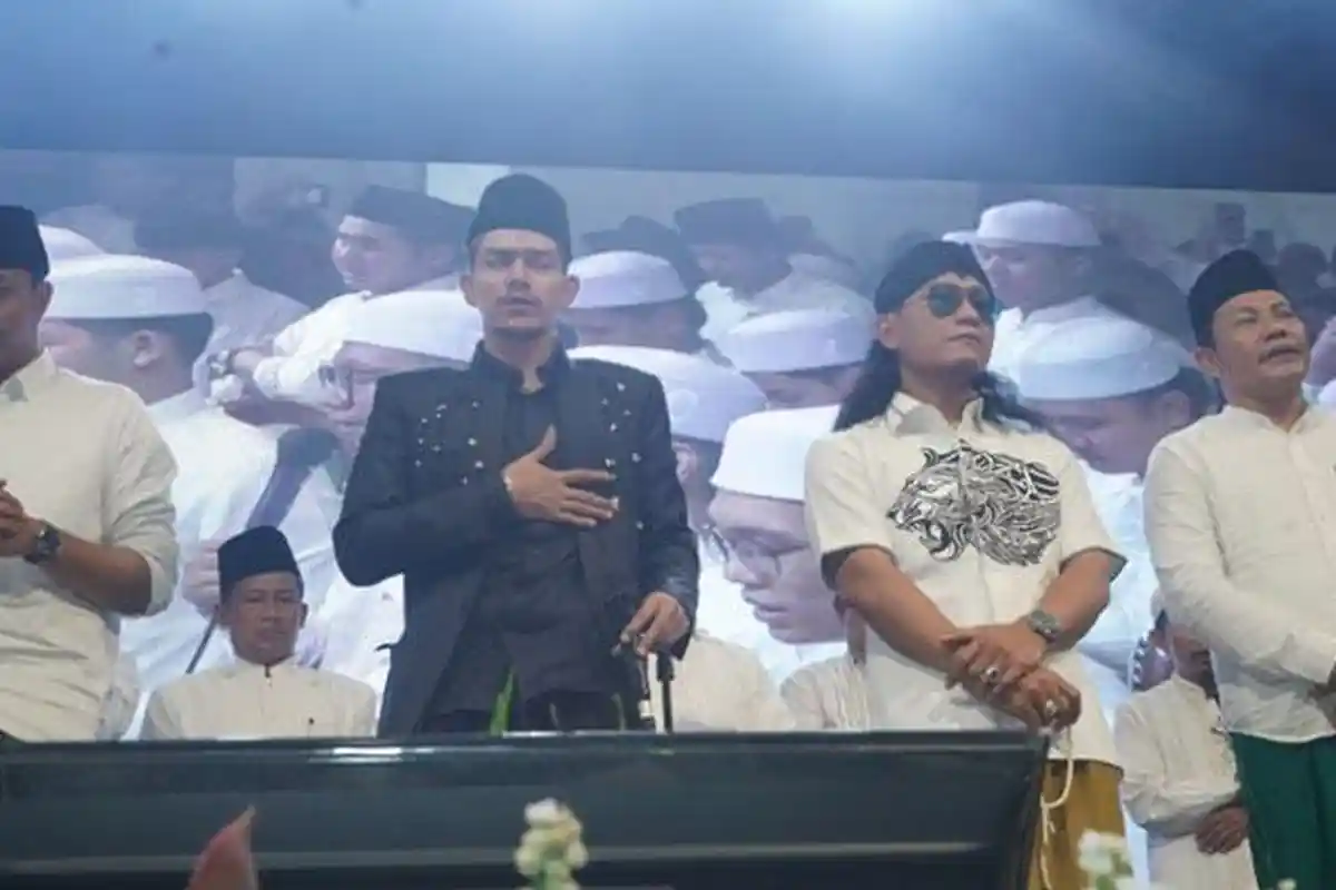 Hadiri Gebyar Sholawat dan Ngaji di Sidoarjo, Gus Kautsar Layangkan Pujian Khusus pada Subandi