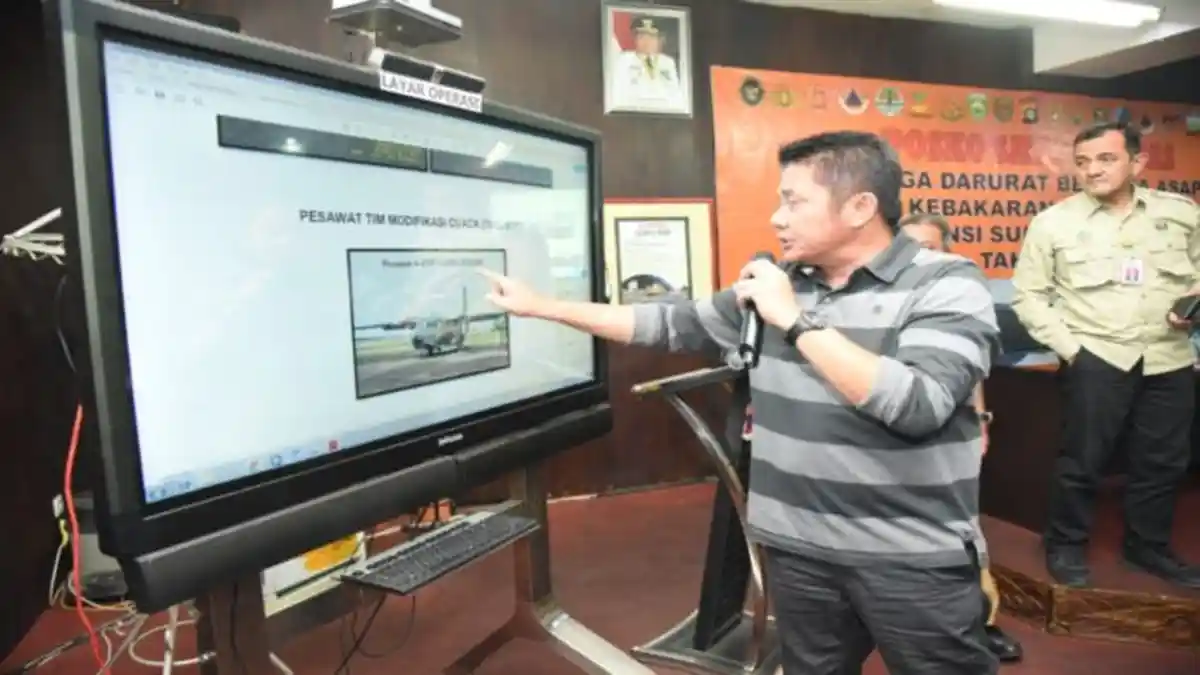 Herman Deru: Kita akan Datangkan Pesawat Hercules Besar untuk Semai 4 Ton Garam di Langit Sumsel