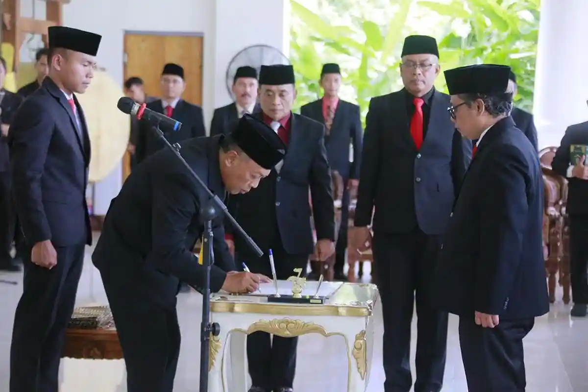 Bupati Ponorogo Sugiri Sancoko Terjaring OTT KPK Usai Mutasi 138 Pejabat