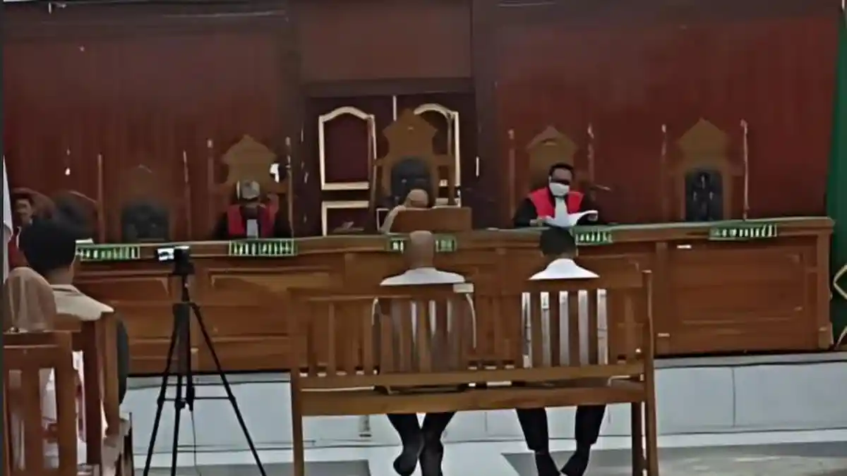 Dua Pemborong Tersangka Korupsi Jalan bersama Eks Kadis PUPR Topan Ginting Disidang