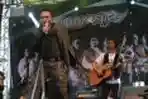 Penampilan Brajamusti band