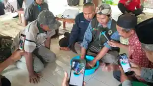 Remasan-Rumput-Jadi-Ramuan-Ajaib-Petani-di-Magelang-Belajar-Biosaka-untuk-Pertanian.jpg