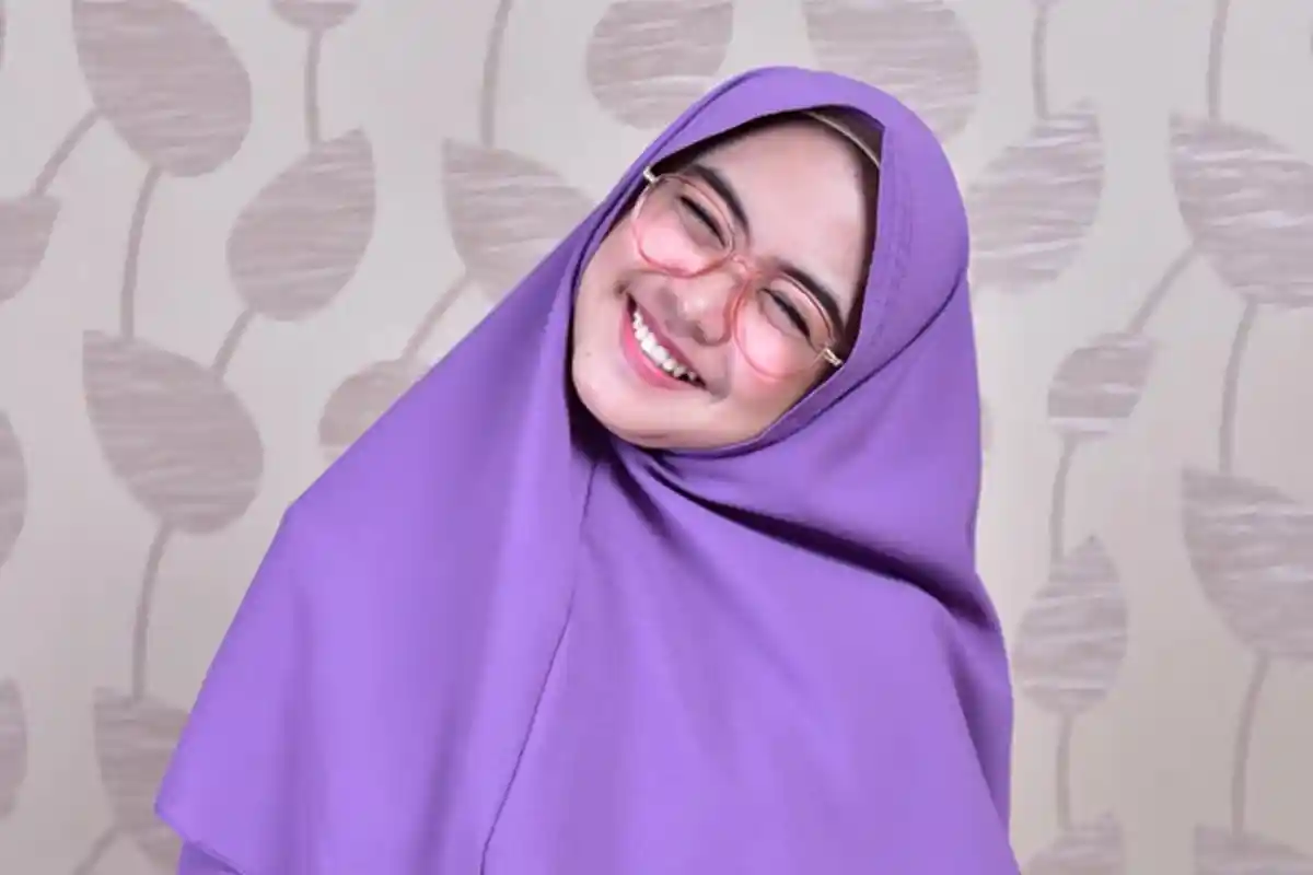 BERITA TERPOPULER Ria Ricis Dibully Gegara Video Pamit, Pegang Pisau, Nangis hingga Mau Bunuh Diri