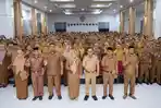 Dorong Penguatan Pendidikan, Bupati Gowa Serahkan 238 SK Kepala Sekolah dan Pengawas Tahun 2026