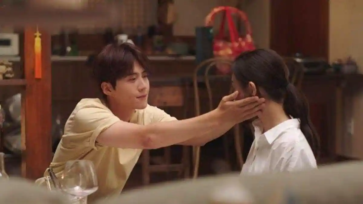 Sinopsis Drama Korea Hometown Cha-cha-cha Episode 5, Doo Shik Memiliki Trauma Masa Lalu