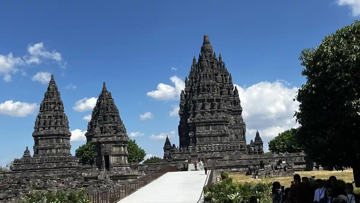 Suasana Candi Prambanan Jelang Kedatangan Prabowo dan PM India, Tetap Dibuka bagi Wisatawan - Tribunnews.com
