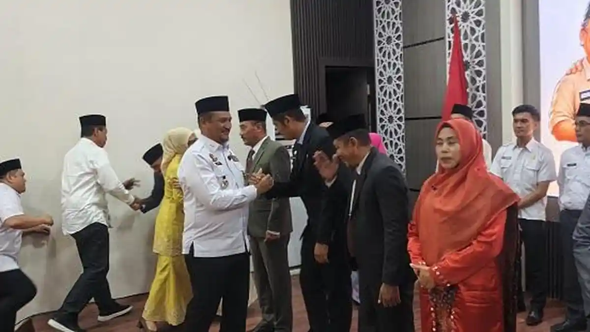 Bupati Aceh Tamiang Lantik 13 Pejabat Pimpinan Tinggi Pratama, Ini Nama-namanya - Serambinews.com