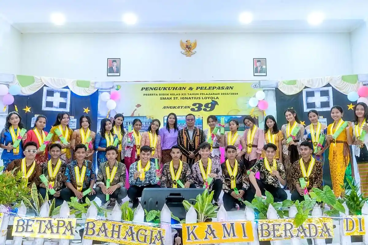 Ritual Torok, SMAK Loyola Labuan Bajo Lepas 201 Lulusan