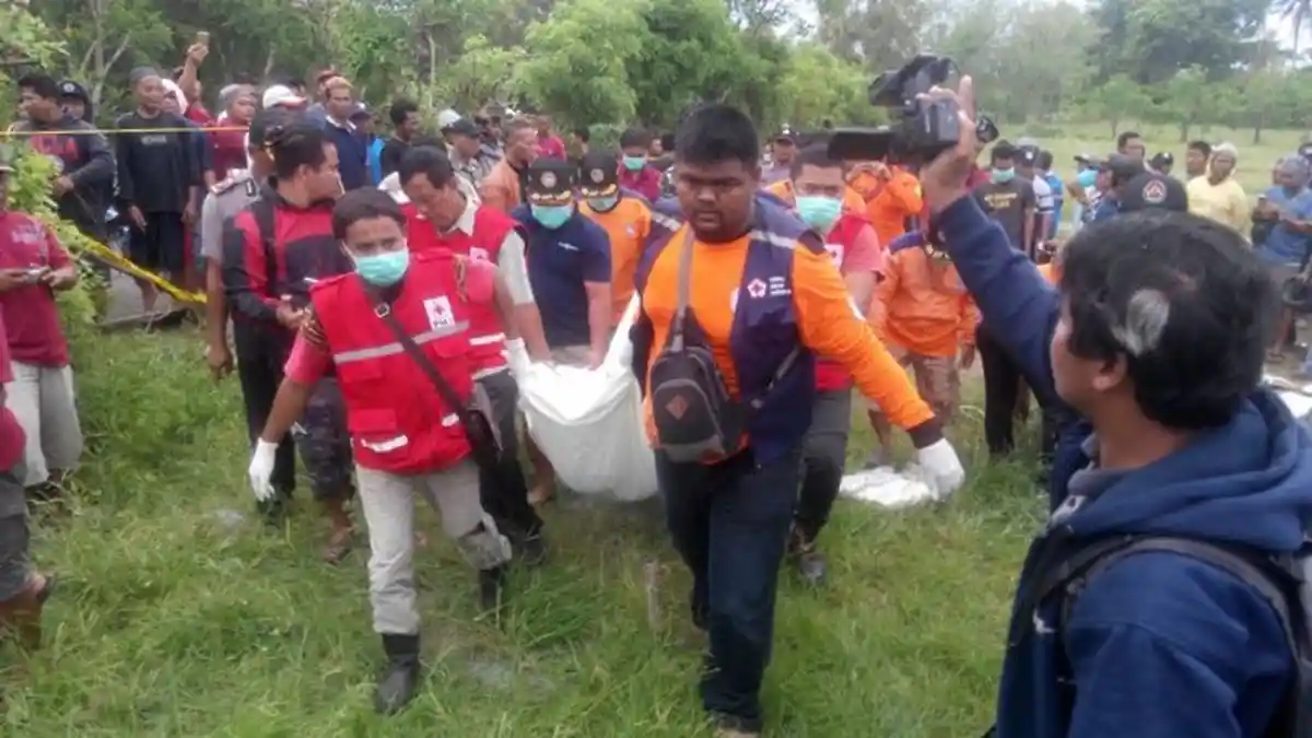 Mayat Wanita Bercat Pirang dan Bertato di Paha Kanan Ditemukan dalam Sumur