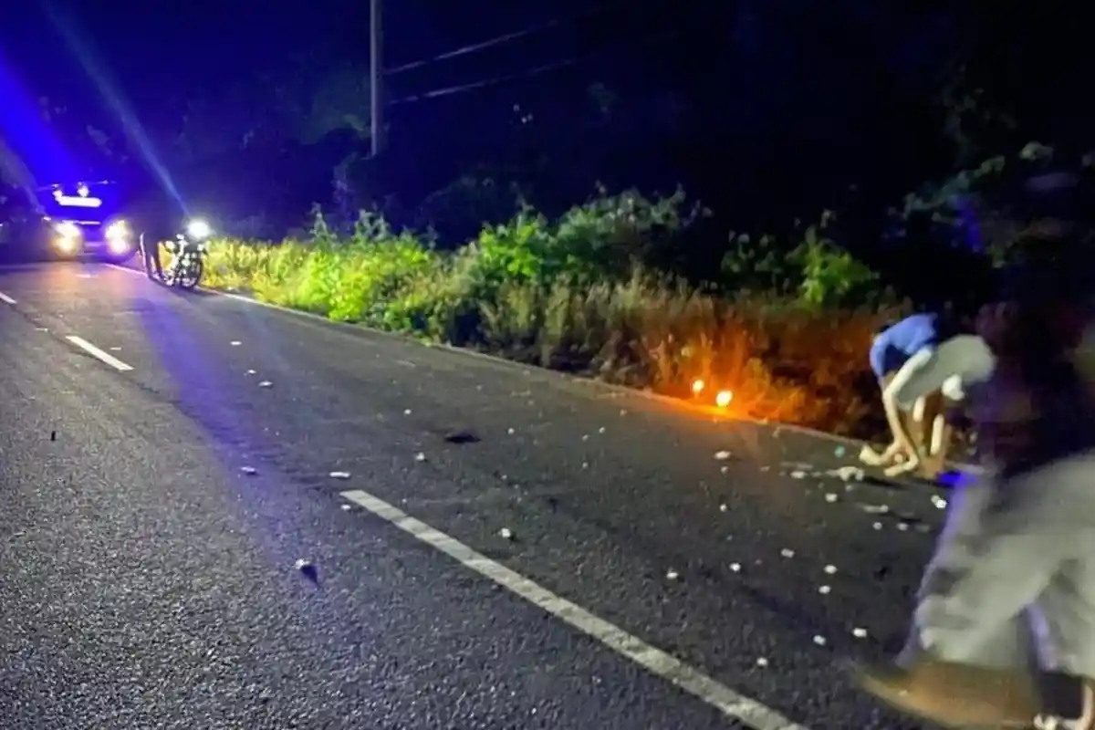 Dump Truck Salip Pikap Penyebab Lakalantas Tewaskan Pemotor di Flores Timur