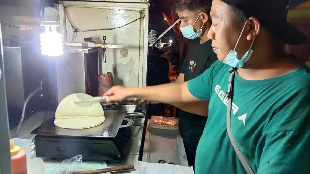 Kuliner Lampung, Nikmatnya Kebab Arofah di Tepi Jalinbar Pringsewu