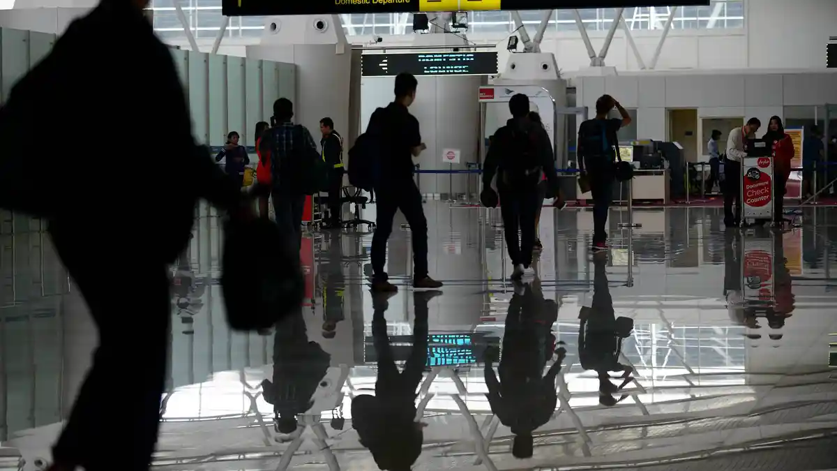 TNI AL Blokir Akses Terminal Bandara Juanda