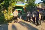 olah-tkp-pembunuhan-di-bajeng2.jpg