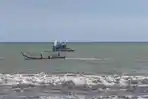 Proses-pencarian-korban-hanyut-di-Padang-Utara-2242026.jpg