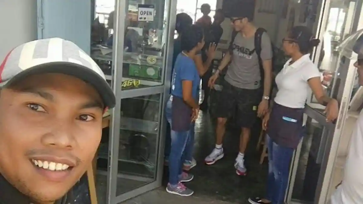 Jelamu : Valentino Rossi Tahu Wisata Komodo NTT dari Teman Masa Kecilnya