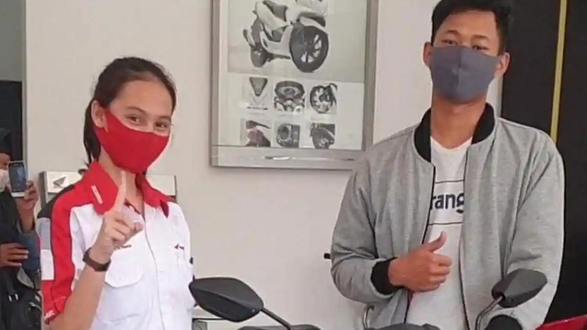 Nabung dari SMP, Mahasiswa Ini Bisa Beli Motor Pakai Uang Logam, Dihitung Selama 5 Jam