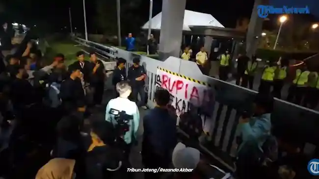 Protes Mahasiswa Kini Dimulai dari Semarang