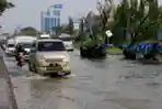 Rob Kembali Genangi Jalur Pantura Semarang