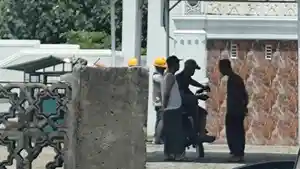 PEMERIKSAAN-Tim-P2TL-saat-melakukan-pemeriksaan.jpg