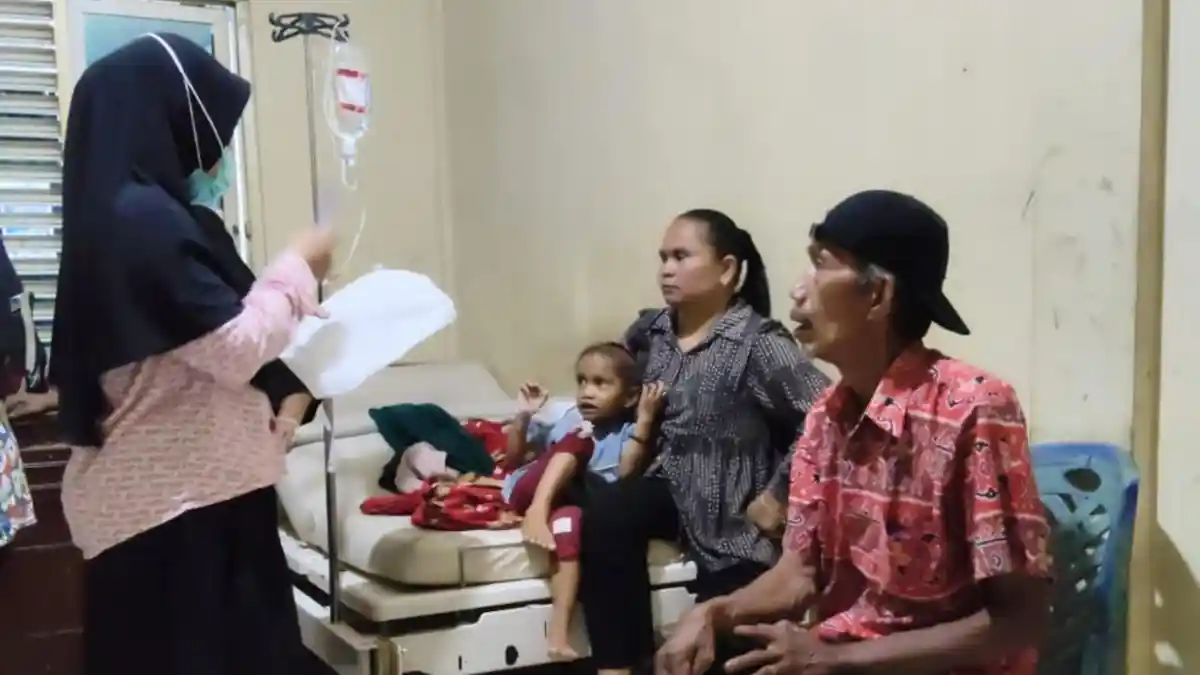 4 Berita Populer Sumbar: Dugaan Keracunan Makanan di Pasbar, Lahan Rusak Disarankan Tanam Ubi