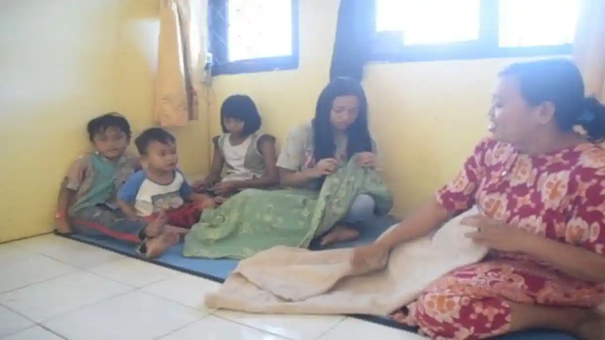 Mantan Pasien Covid-19 Dijauhi Keluarga & Warga, Suami dan Kelima Anaknya Kena Imbas Diusir dari Kos