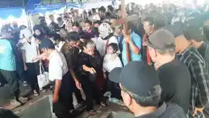 Pemakaman-korban-kebakaran-di-Palangkaraya.jpg