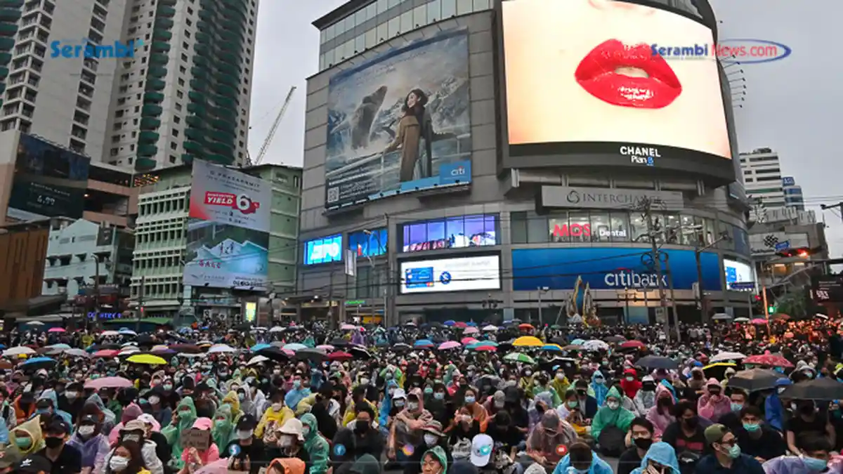 FOTO - Hingga Hari Ini, Demonstrasi Anti-Pemerintah di Thailand Masih Berlanjut - demo-thailand-7.jpg