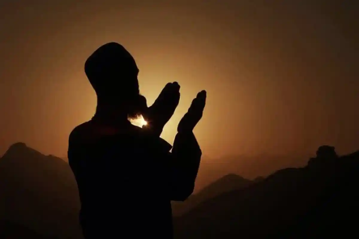 Doa Jumat Pagi sesuai Ajaran Rasulullah SAW, Amalan Pembuka Pintu Rezeki dan Keberkahan