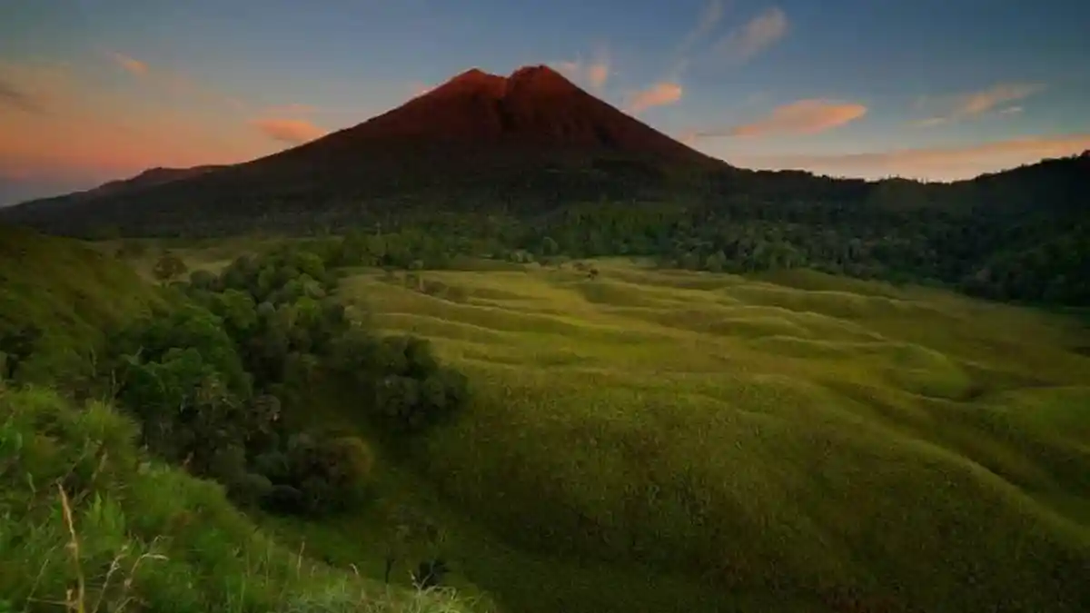 Sebelum Mendaki Gunung Rinjani, Coba Eksplorasi 10 Bukit di Sembalun Ini